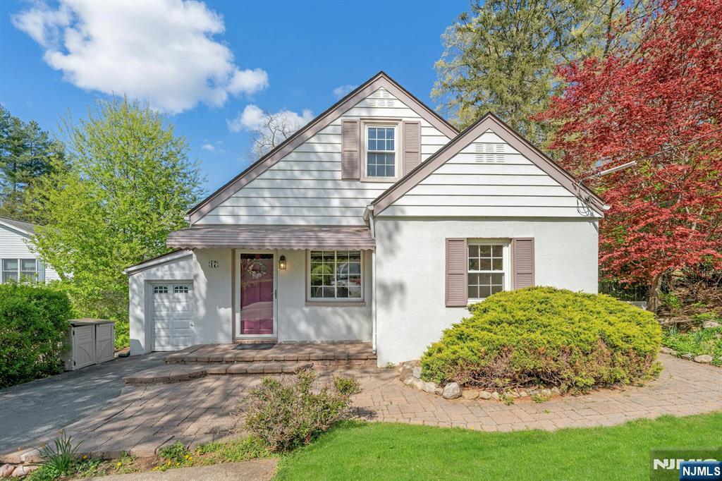 17 Andrew Avenue - Photo 4