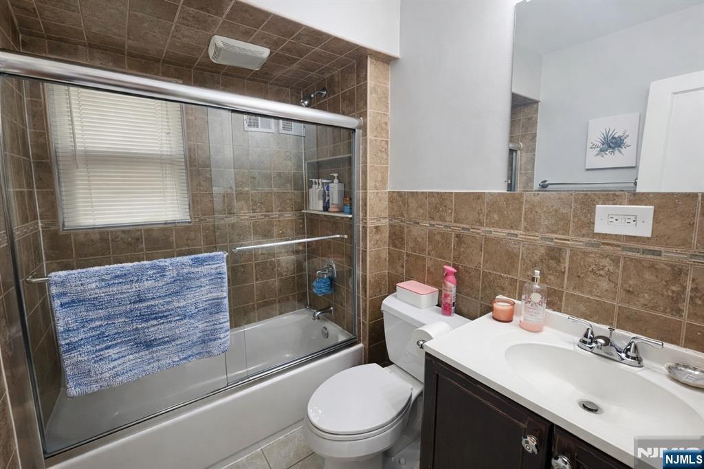 103 E Cedar, Teaneck, NJ 07666 Listing Photo  17