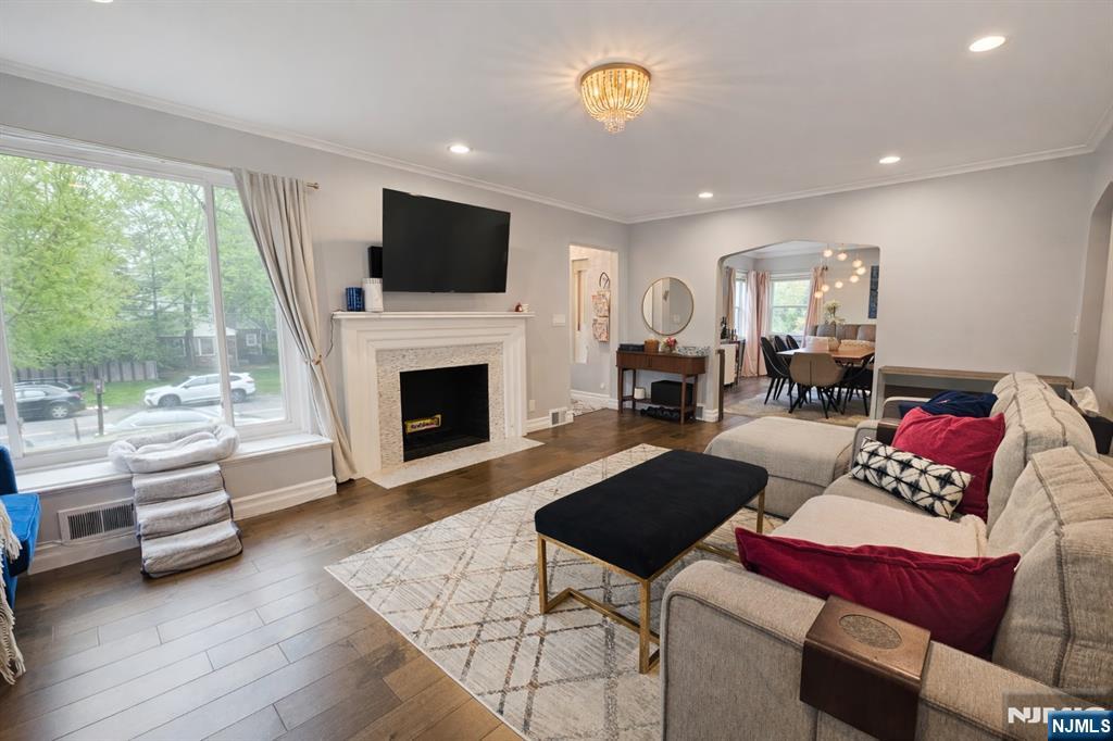103 E Cedar, Teaneck, NJ 07666 Listing Photo  2