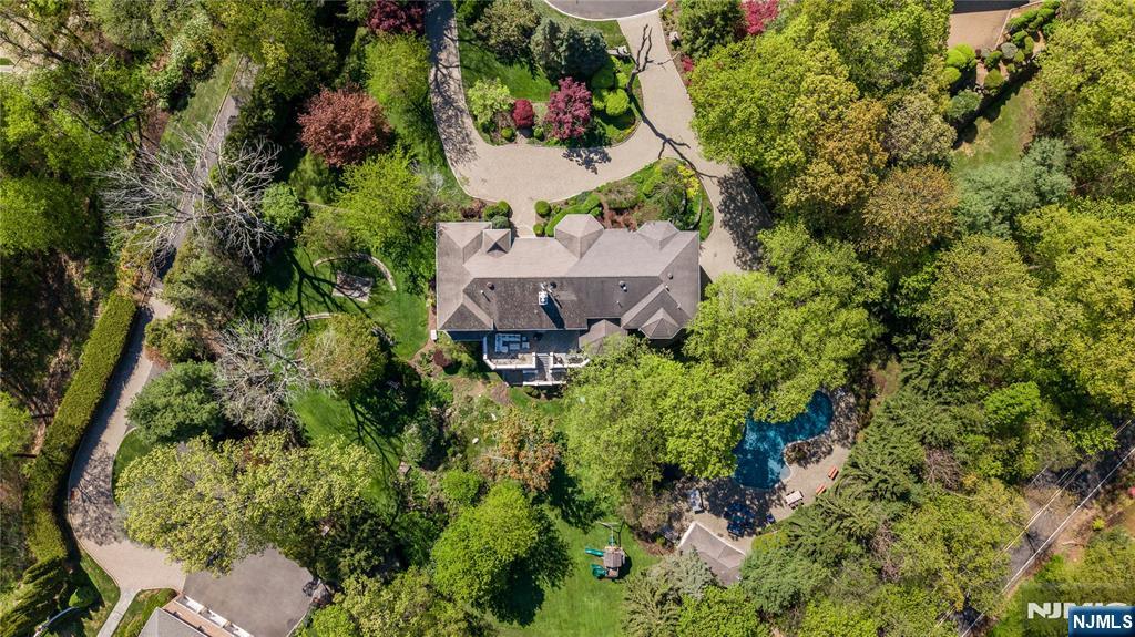 554 Hampton Hill Rd, Franklin Lakes, NJ 07417