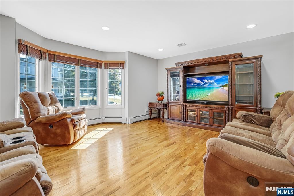 4 Maple Avenue - Photo 4