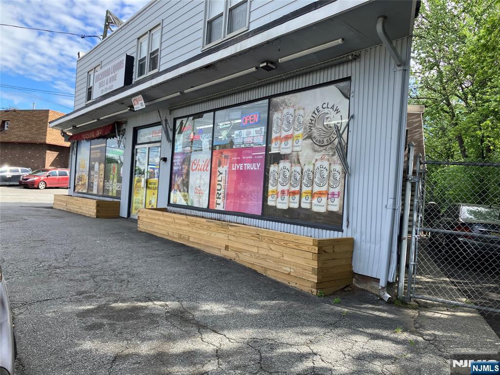 545 Mola Boulevard, Elmwood Park, NJ, 07407