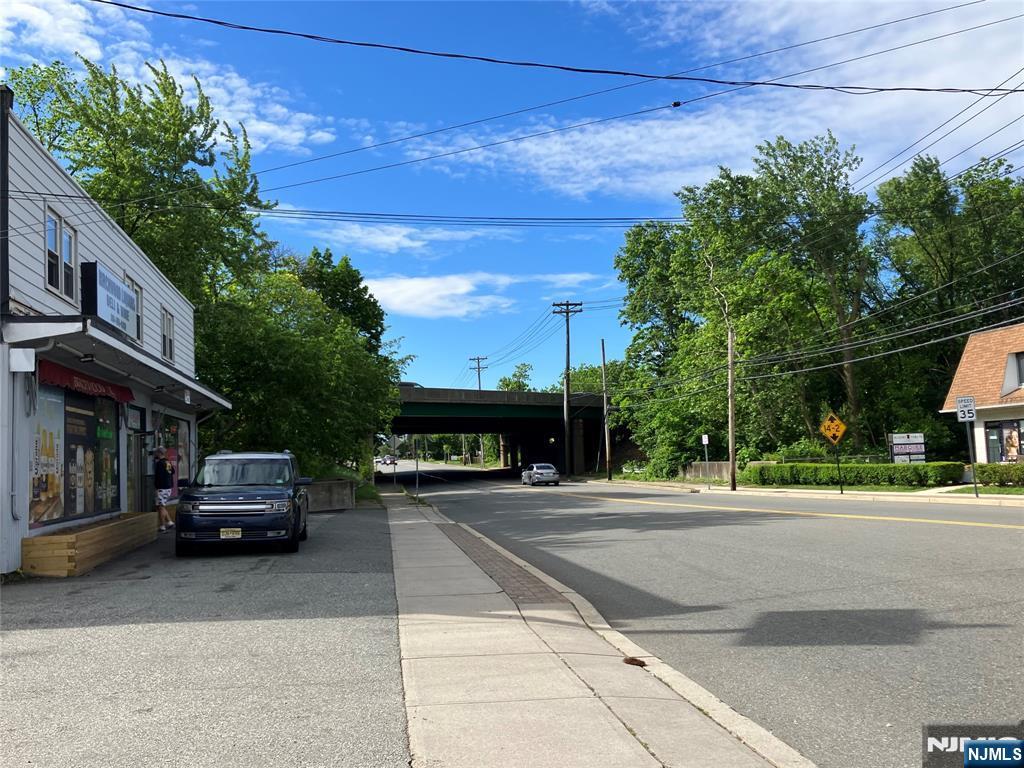 545 Mola Boulevard, Elmwood Park, NJ, 07407