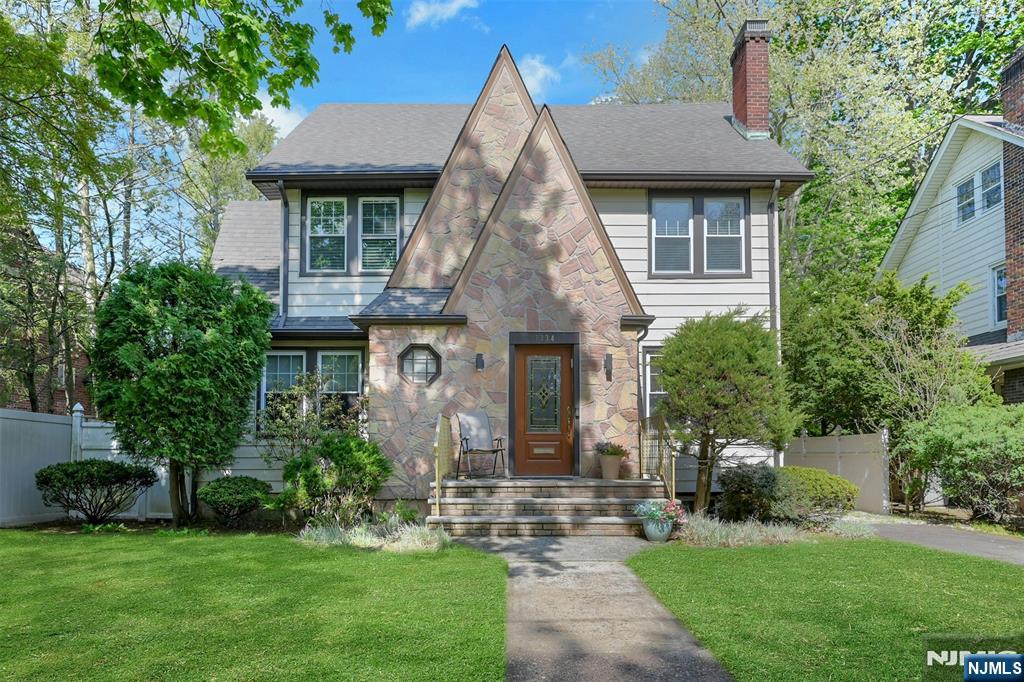 81 Chestnut Street, Allendale, NJ, 07401