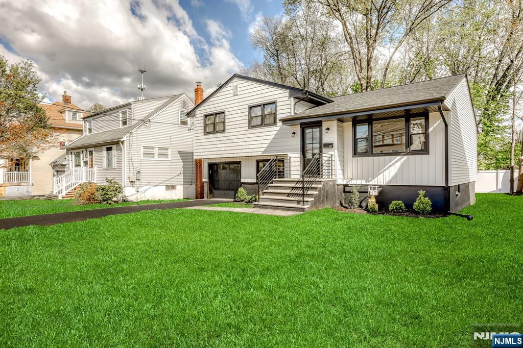 27 Merritt Avenue - Photo 2