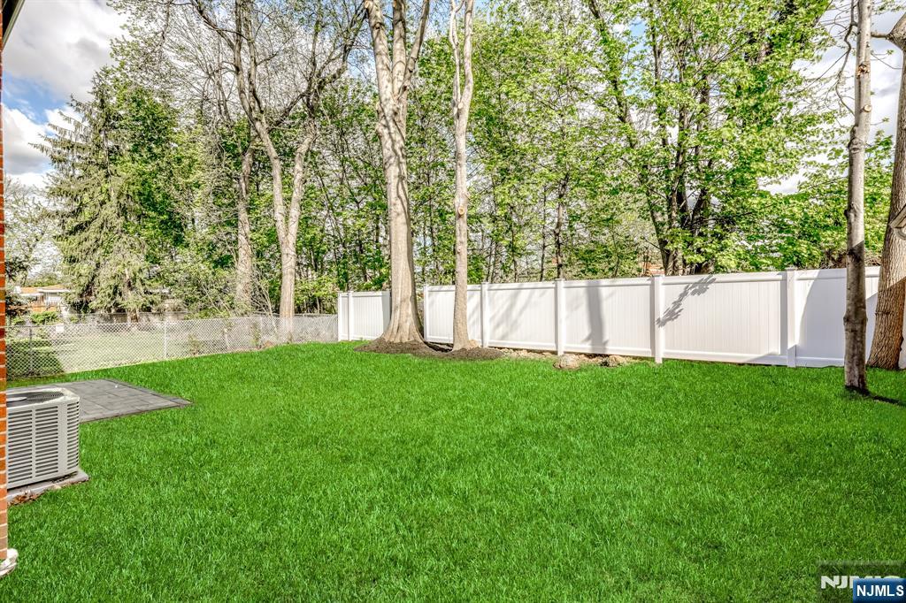 27 Merritt Avenue - Photo 4