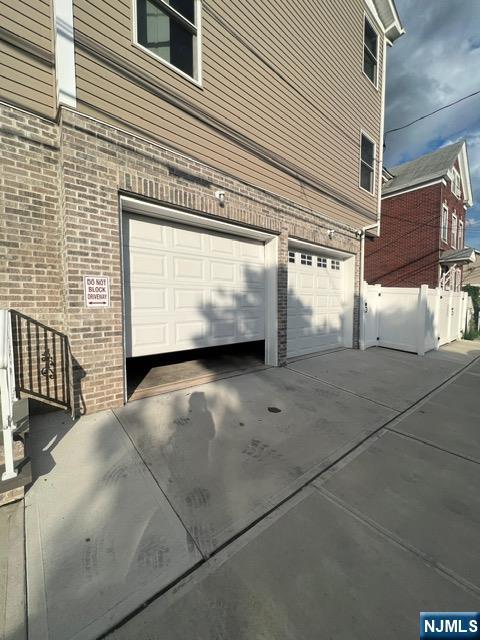 66 Delaware Street - Photo 2