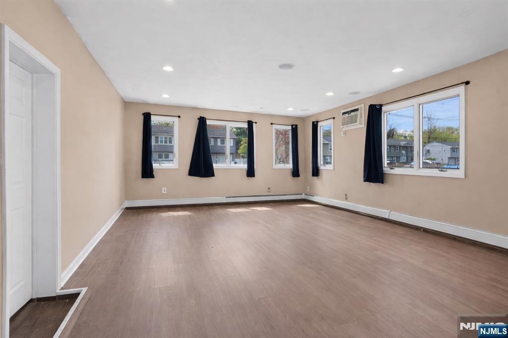 334 Pine Street - Photo 3