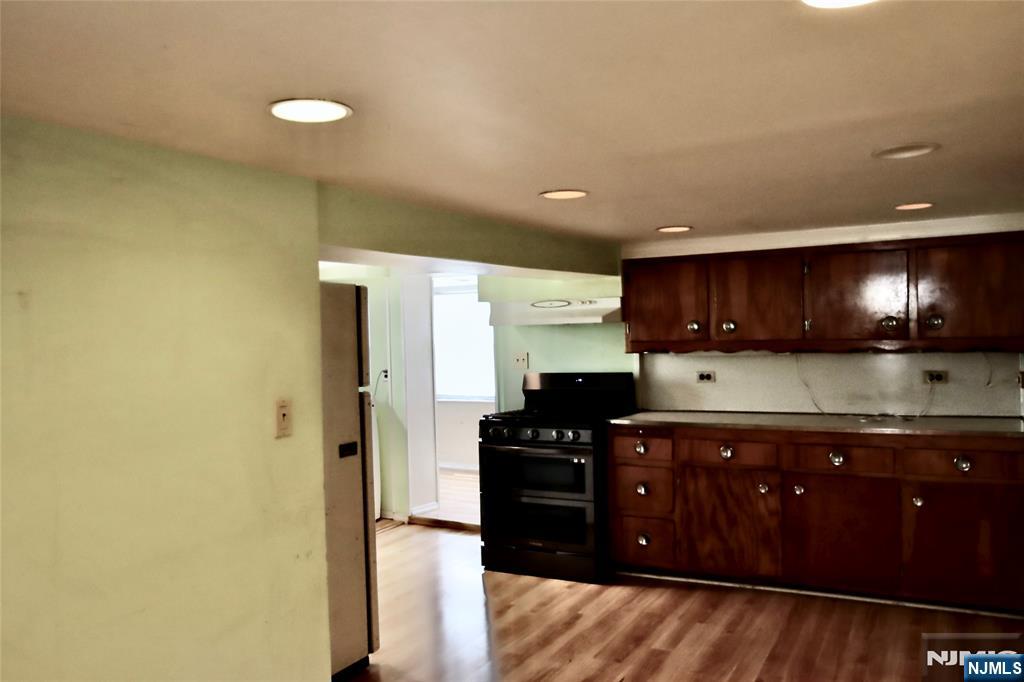 84 12th Street - Photo 3