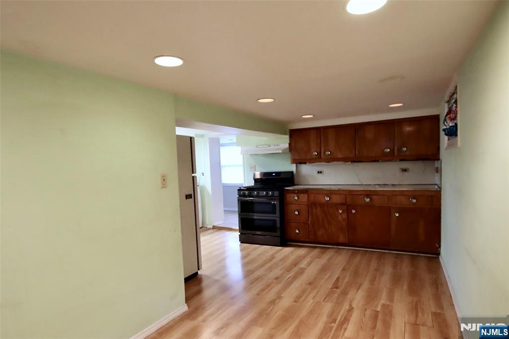 84 12th Street - Photo 4