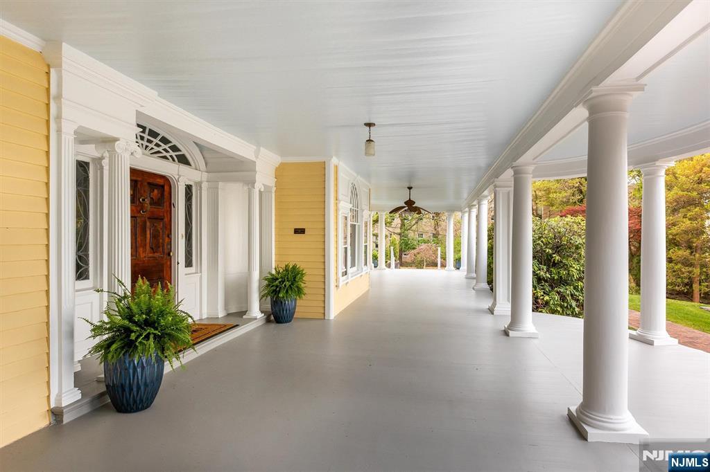 190 Ridgewood Avenue - Photo 2