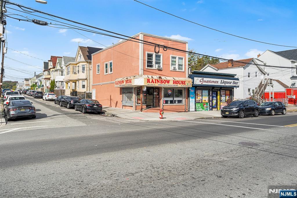 465 Union Avenue - Photo 1