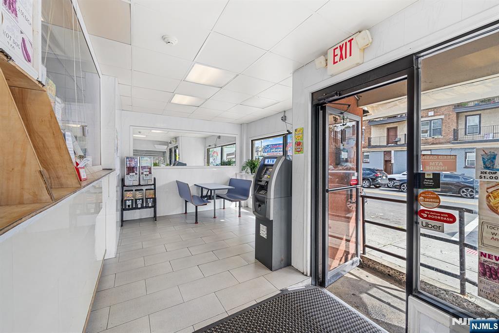 465 Union Avenue - Photo 2