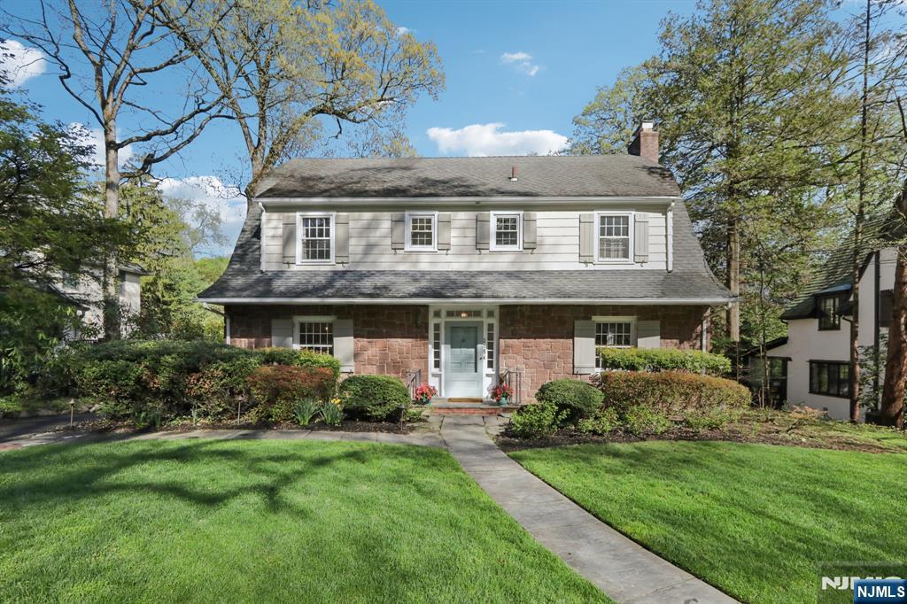 215 Beechwood Road - Photo 2