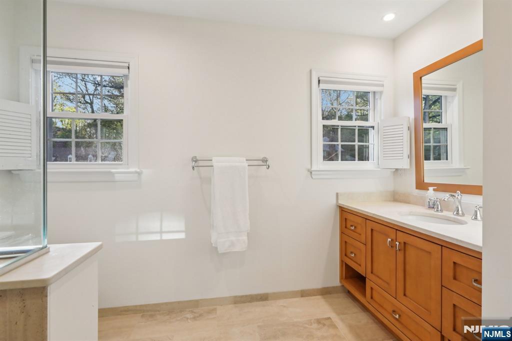 215 Beechwood Road — photo 26