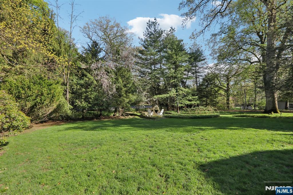 215 Beechwood Road — photo 33