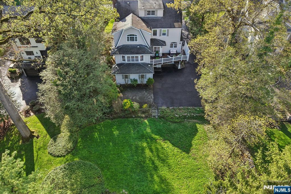 215 Beechwood Road — photo 35