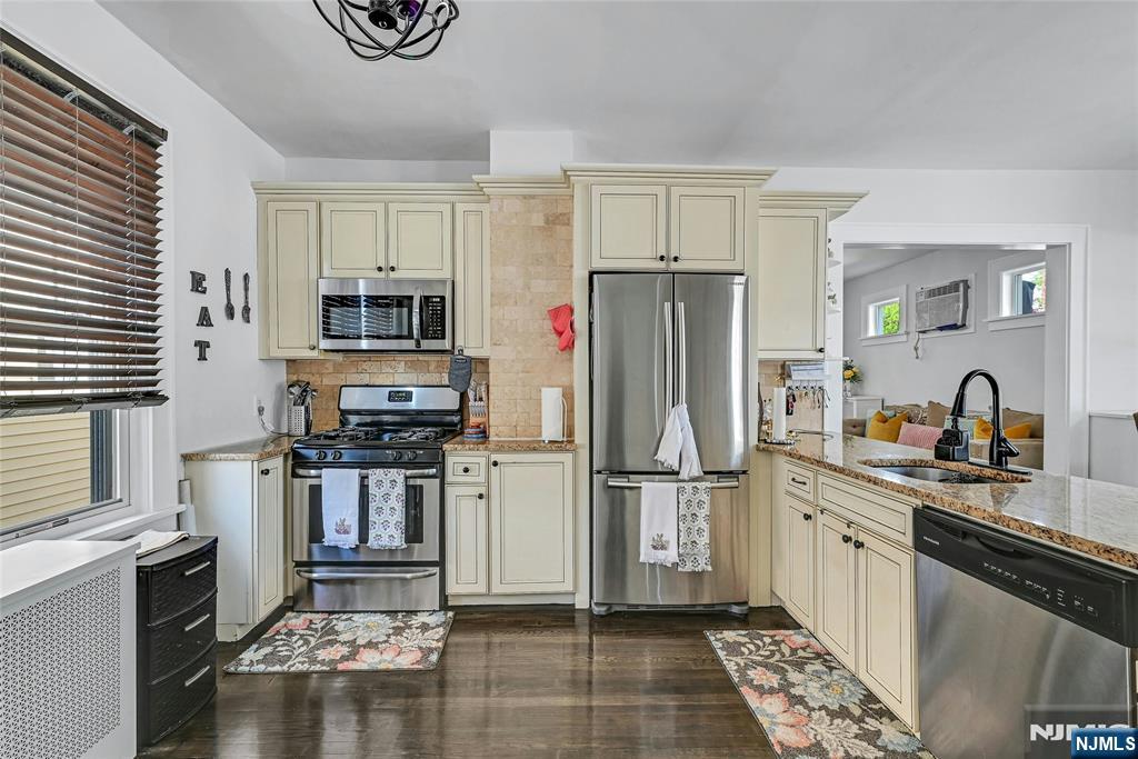 277 Madison Avenue - Photo 8