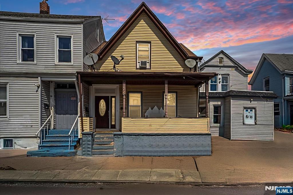 94 Manchester Avenue - Photo 1