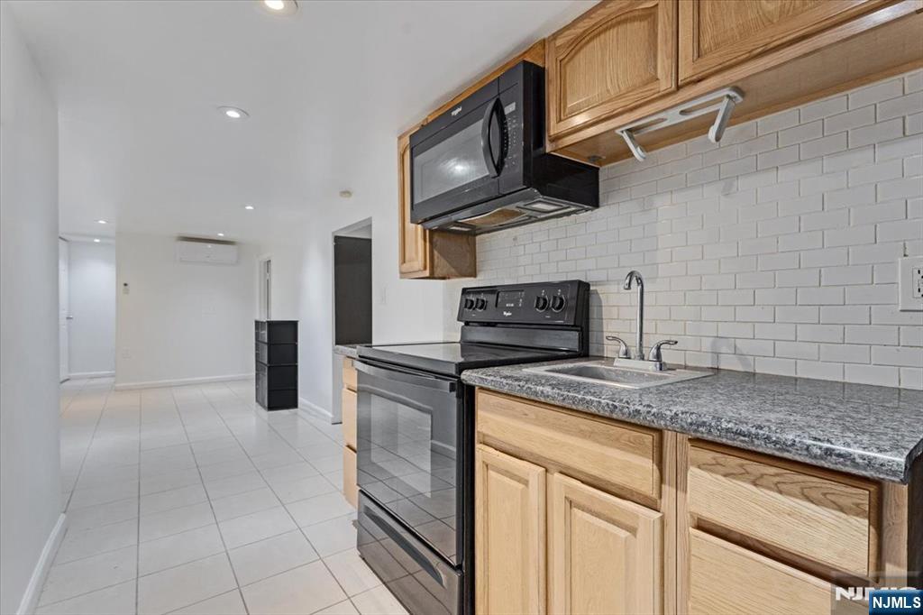 94 Manchester Avenue - Photo 4