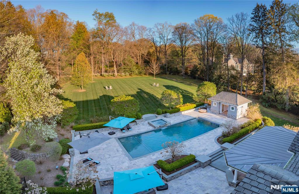 236 E Saddle River Road - Photo 4