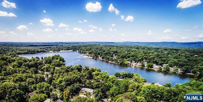 Beautiful Packanack Lake