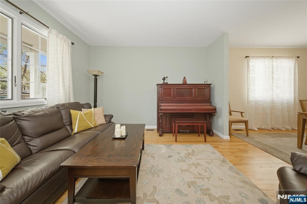 236 Dixon Avenue - Photo 5