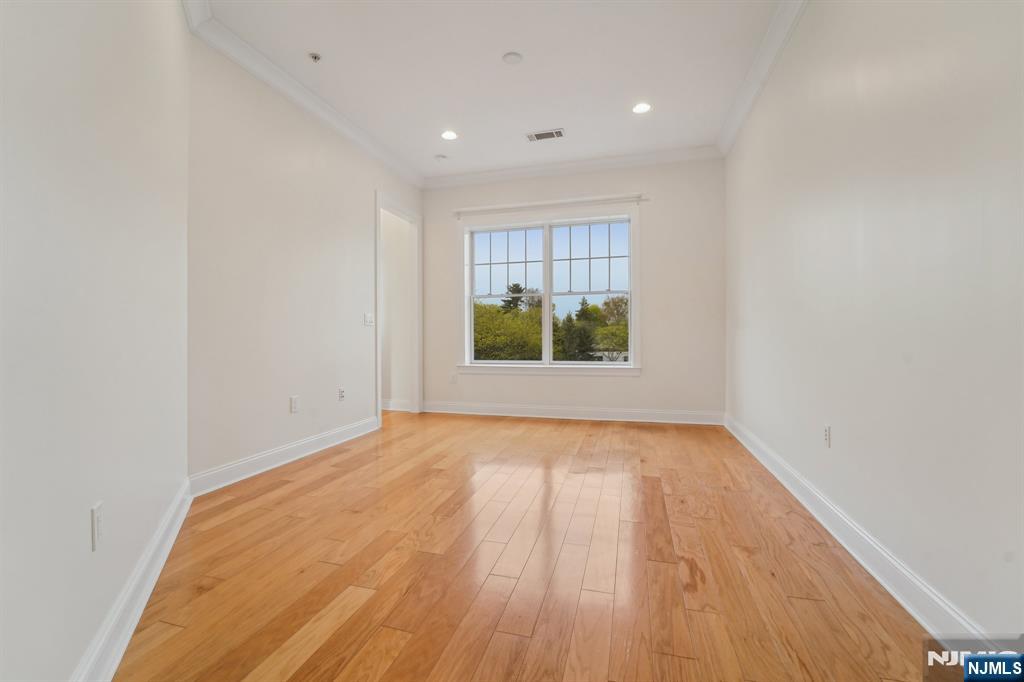 1212 The UNIT 1212, Tenafly, NJ, 07670