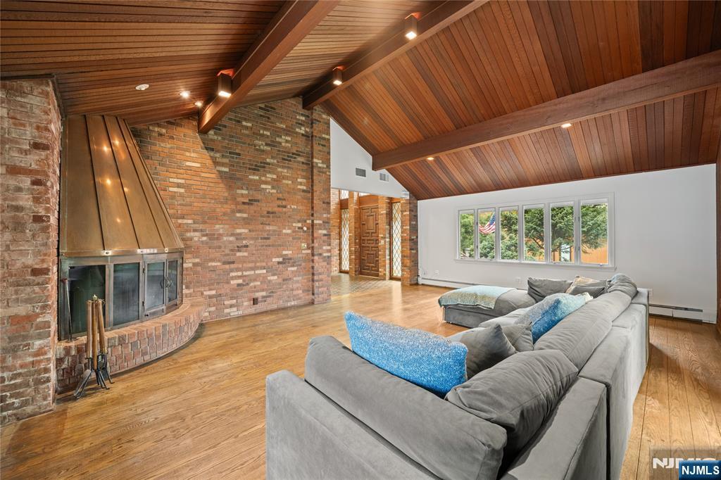 77 Macarthur Drive - Photo 5