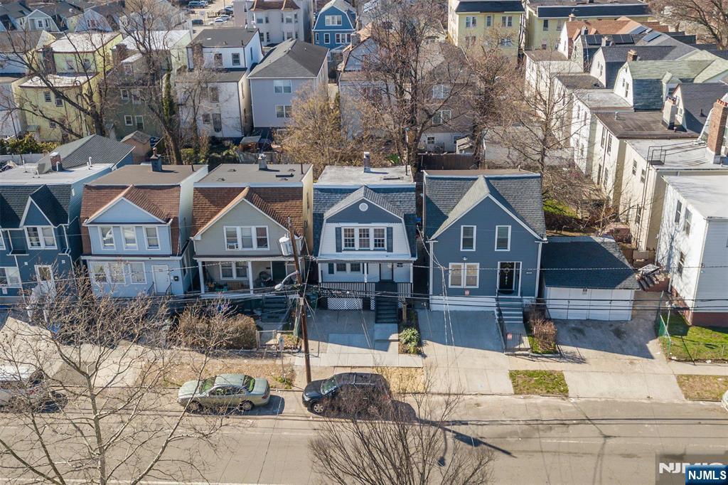 208 11th Street - Photo 2