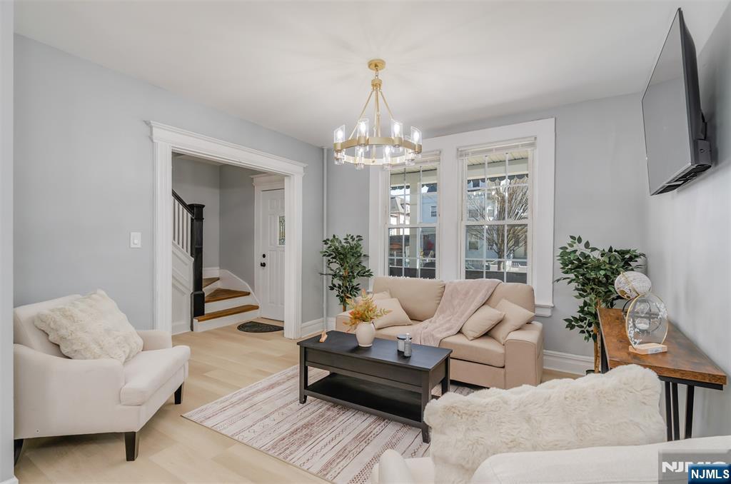 208 11th Street - Photo 4