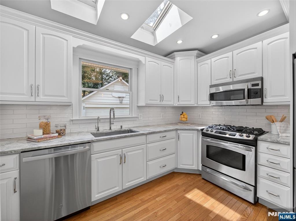 107 Maple Street - Photo 3