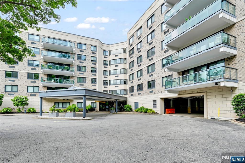8100 River Road UNIT 210, North Bergen, NJ, 07047