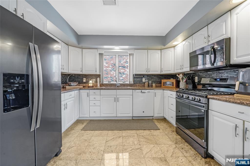 69 Columbia Avenue #B — photo 8