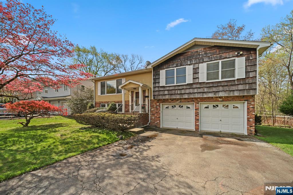 410 White Avenue - Photo 2