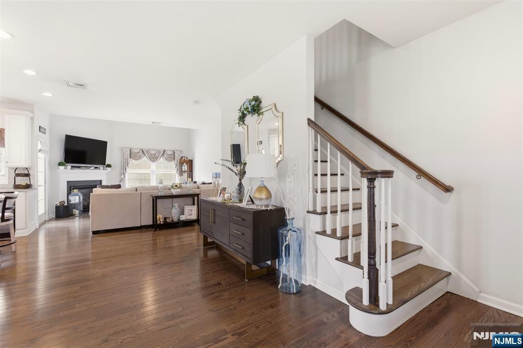 2 Bluffs Court - Photo 5