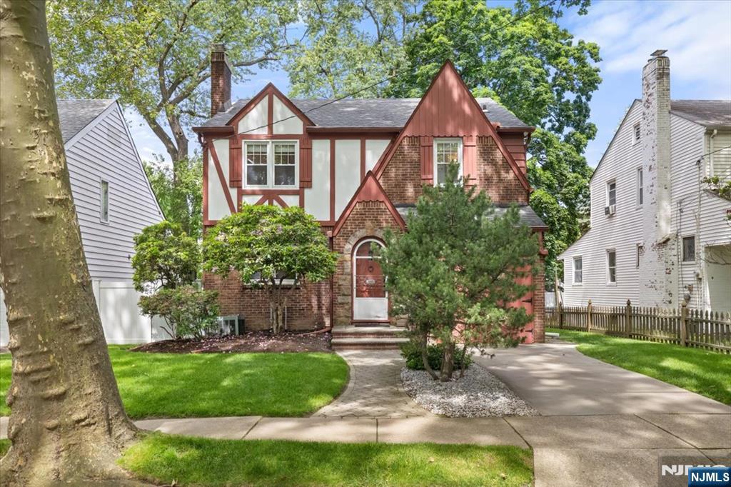 988 Richard Court, Teaneck, NJ 07666 Listing Photo  0