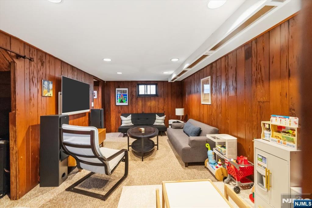 988 Richard Court, Teaneck, NJ 07666 Listing Photo  16
