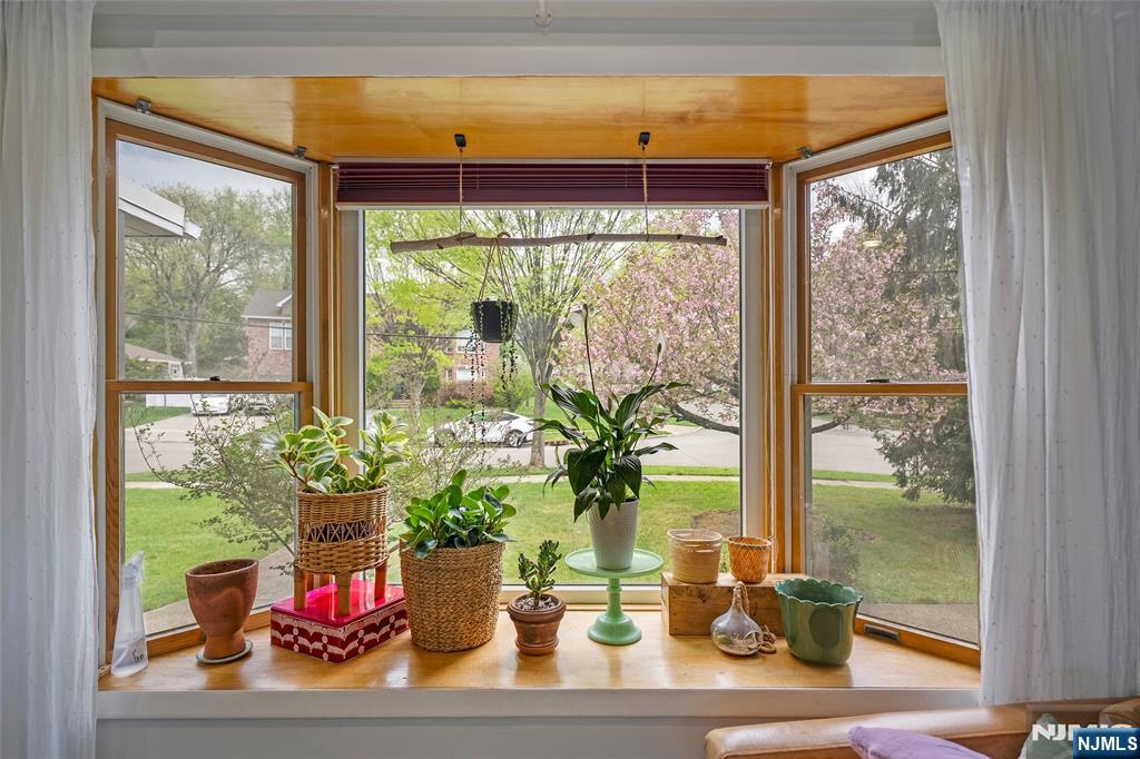 155 Zabriskie Place - Photo 3