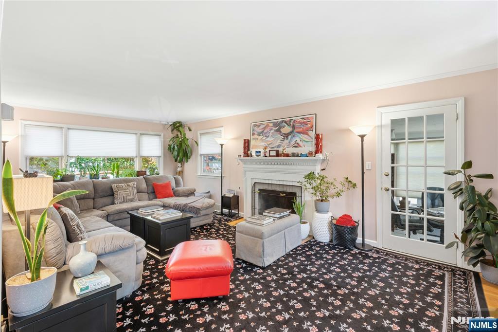 12 Louise Lane - Photo 2