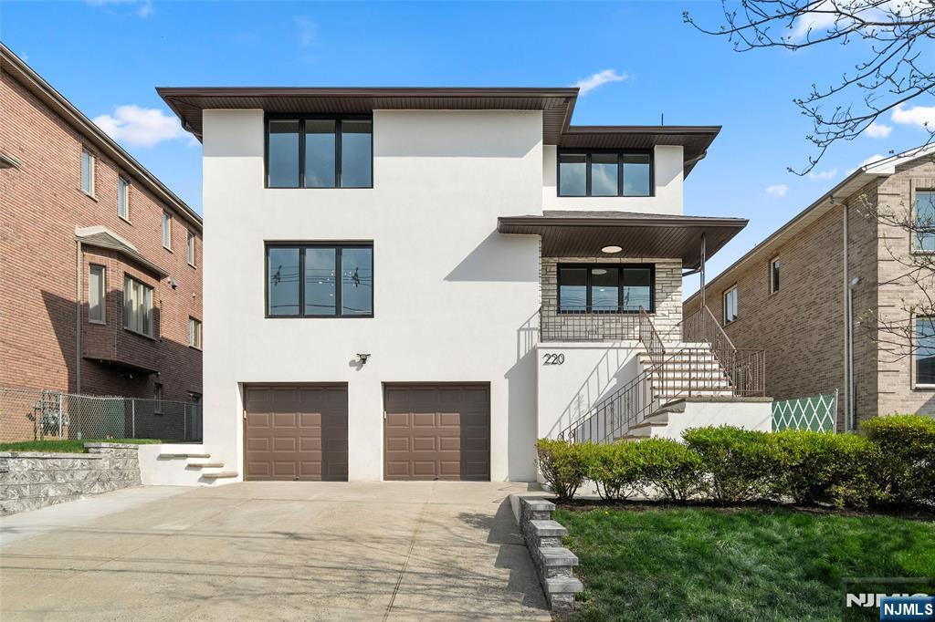 220 8th Street - Photo 2