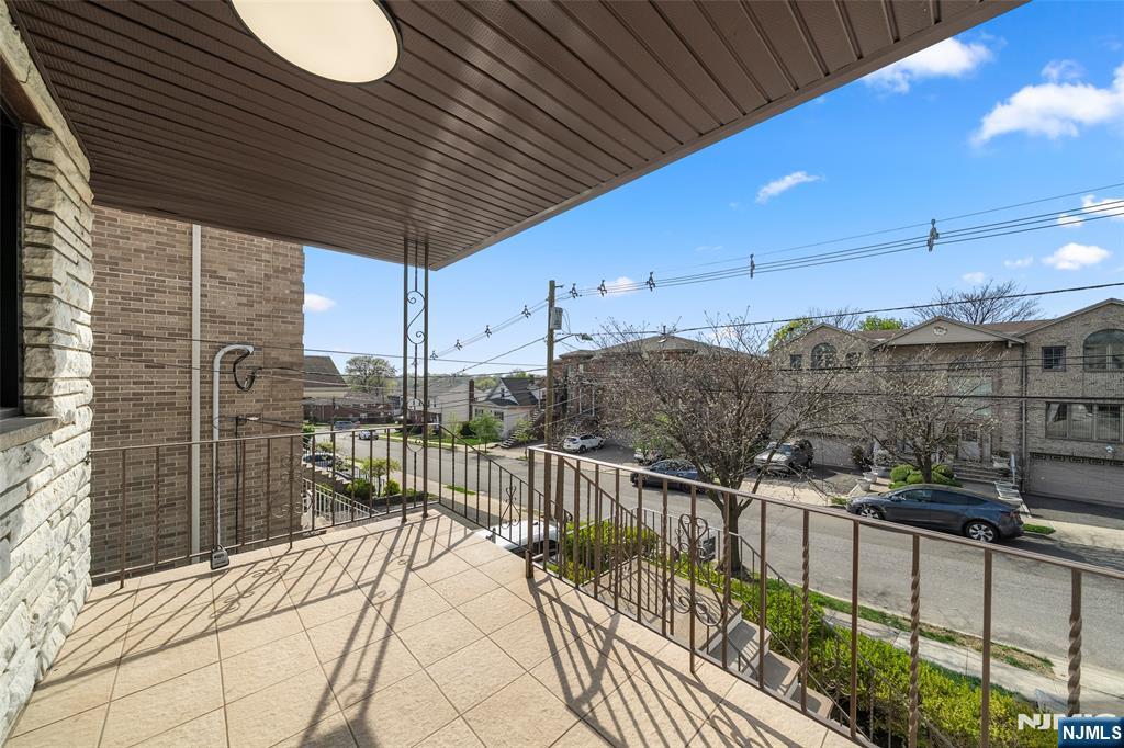 220 8th Street - Photo 3