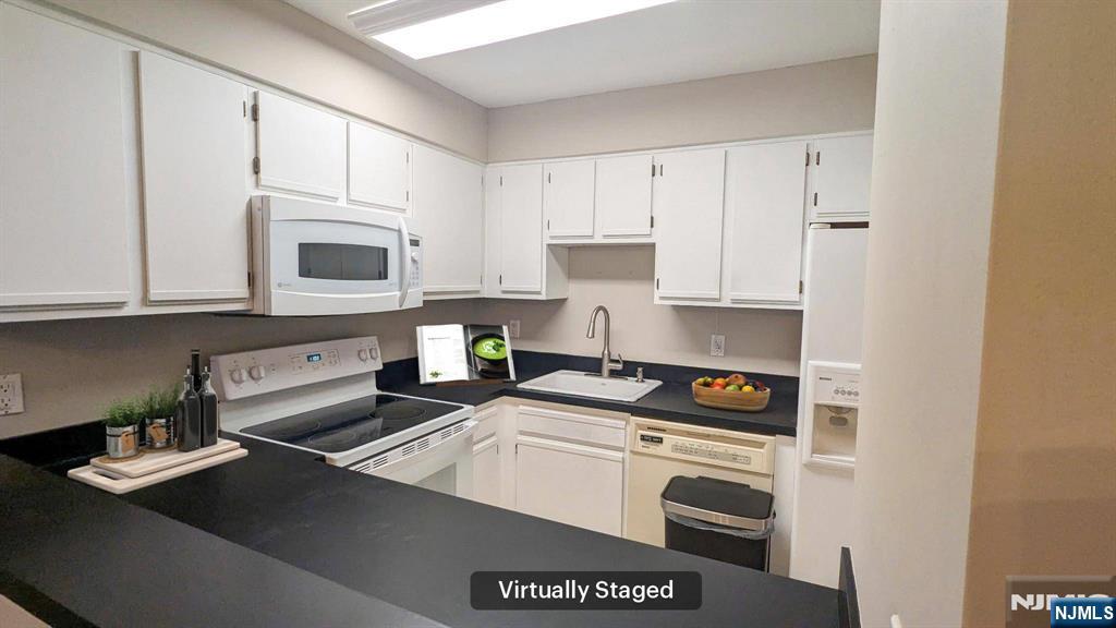 19 Plauderville Avenue 208 - Photo 5