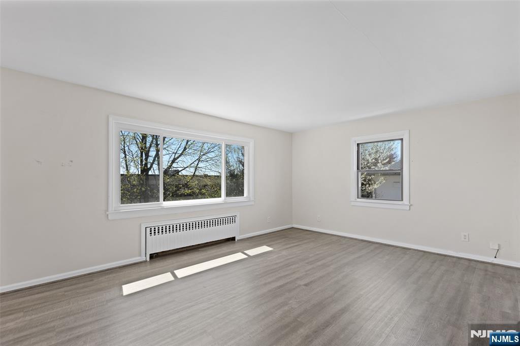 154 Ames Street - Photo 5