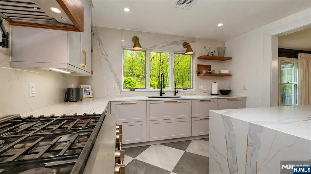 112 Urban Club Road