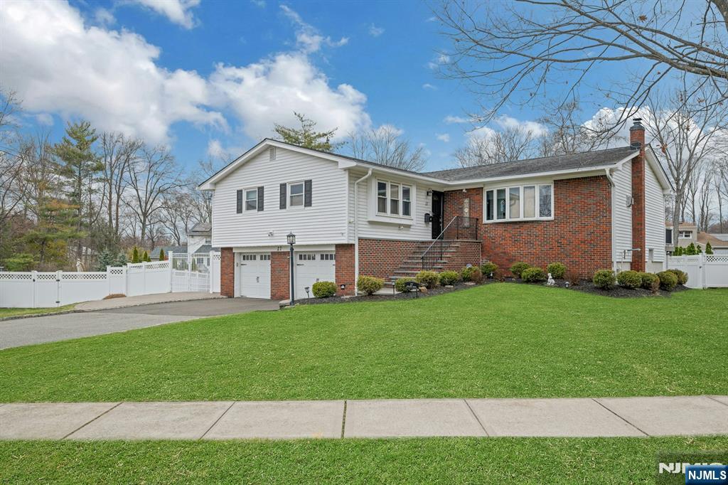 27 Howland Circle - Photo 2