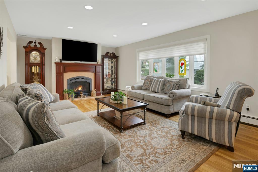 27 Howland Circle - Photo 4