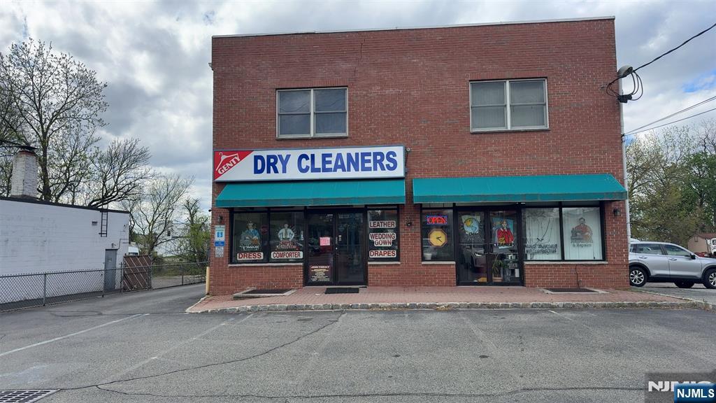 351 Main Ave, Wallington, NJ 07057