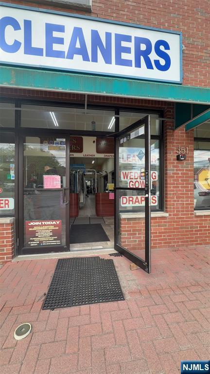 351 Main Ave, Wallington, NJ 07057