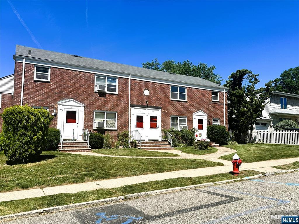 460 Heath Pl #48, Hackensack, NJ 07601